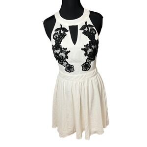 Bebe Ivory White Black Floral Lace Halter Mini Dress Sleeveless Fit Flare Sz S